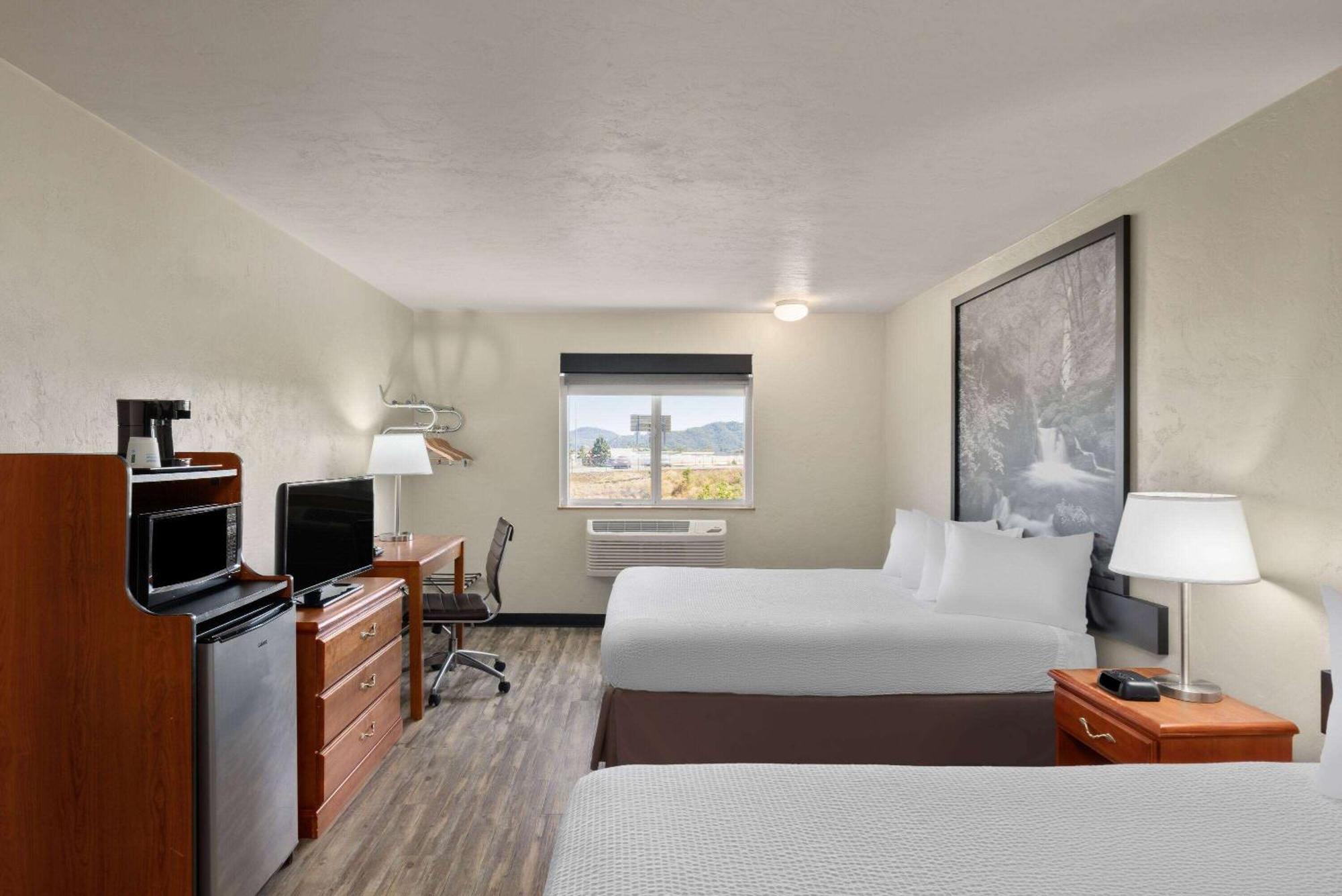 Hotel Super 8 By Wyndham Roseburg Exteriér fotografie