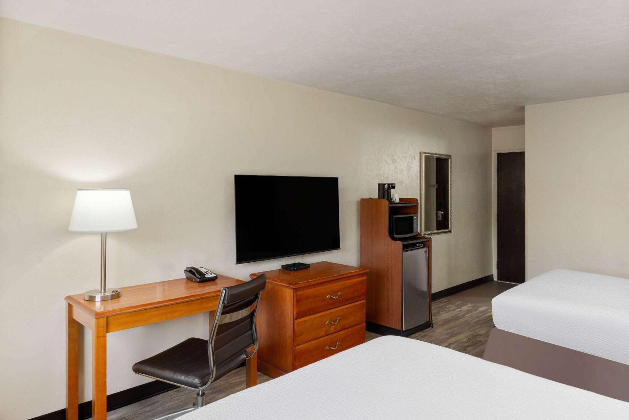 Hotel Super 8 By Wyndham Roseburg Exteriér fotografie