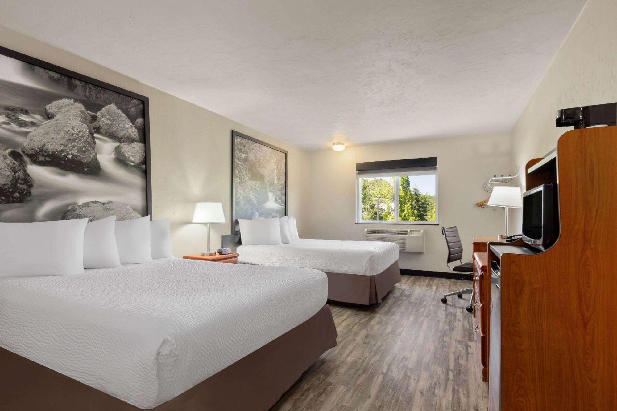 Hotel Super 8 By Wyndham Roseburg Exteriér fotografie