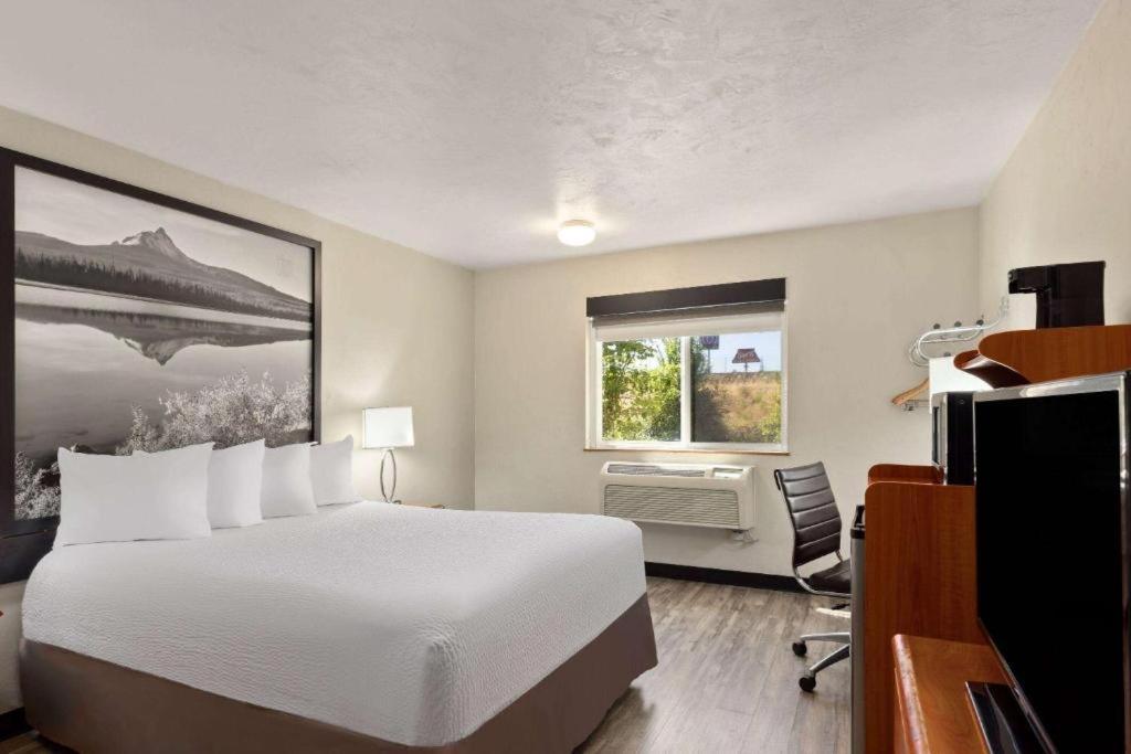 Hotel Super 8 By Wyndham Roseburg Exteriér fotografie