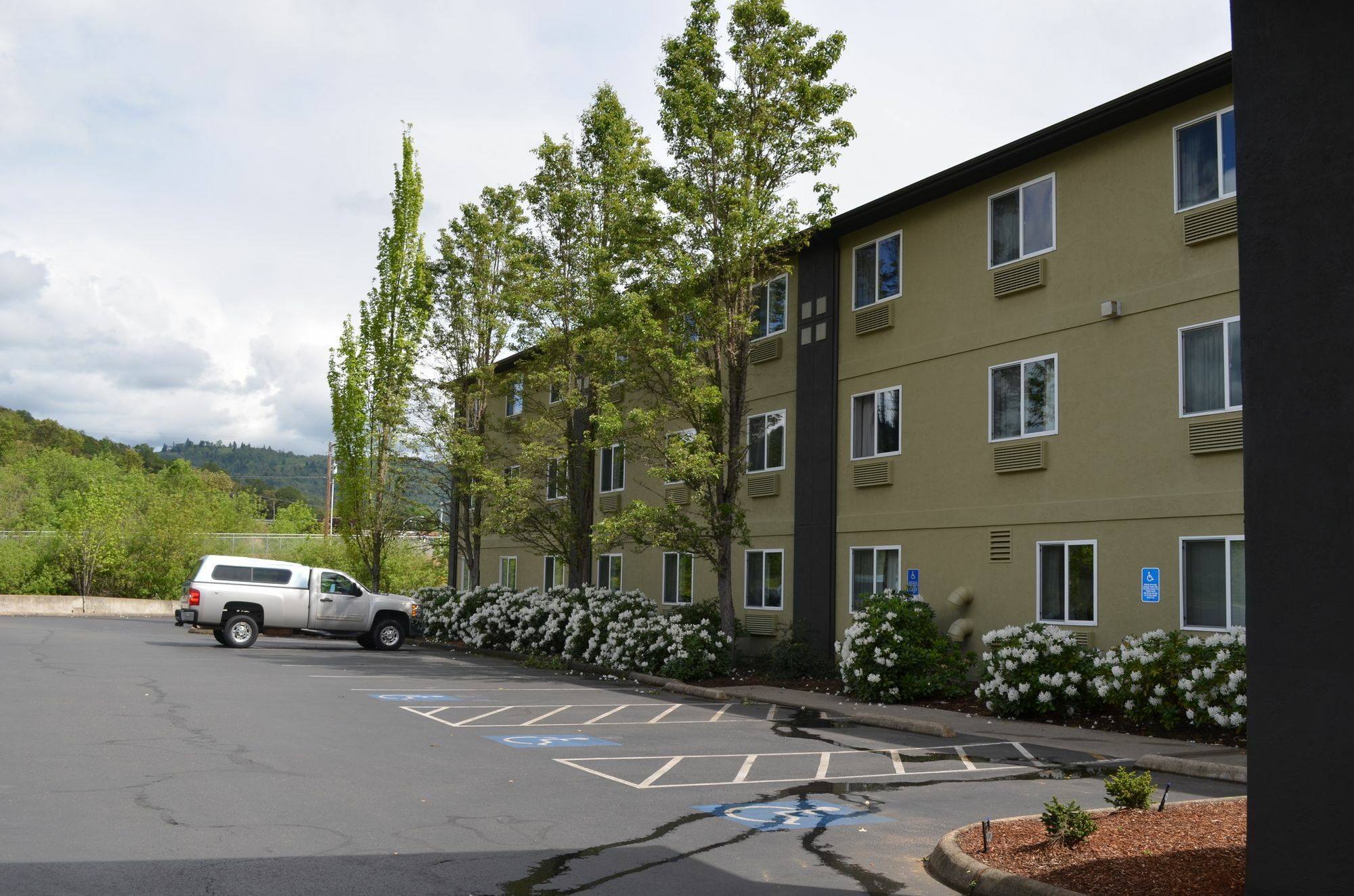 Hotel Super 8 By Wyndham Roseburg Exteriér fotografie